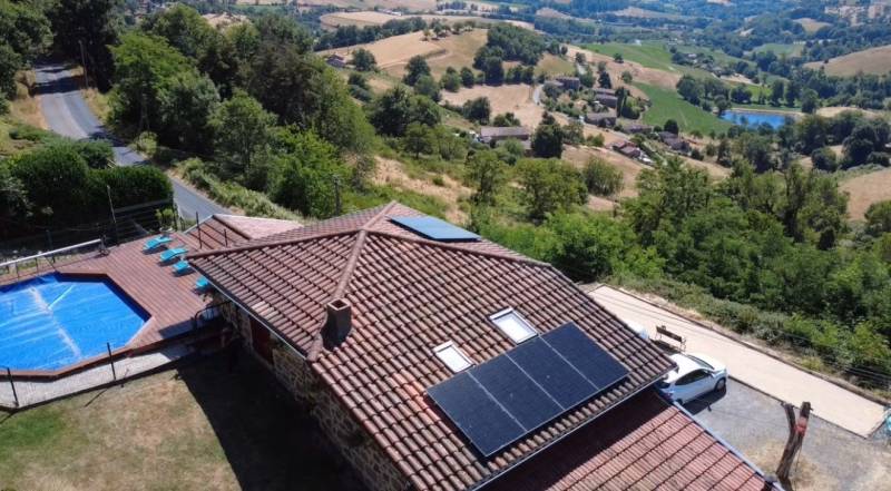 toiture complète 4+2 panneaux à Montrottier photovoltaïques d'une installation 3kW Monts du Lyonnais autoconsommation
