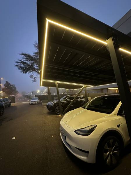 Intégrez les carports photovoltaïques Genelios pour une énergie propre et efficace