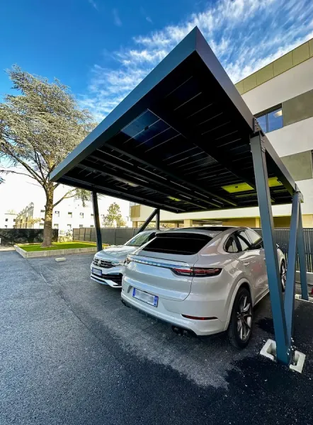 Pergolas et ombrières photovoltaïques / solaires